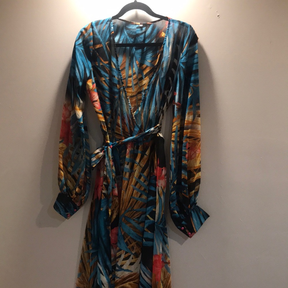 Long floral dress with belt
